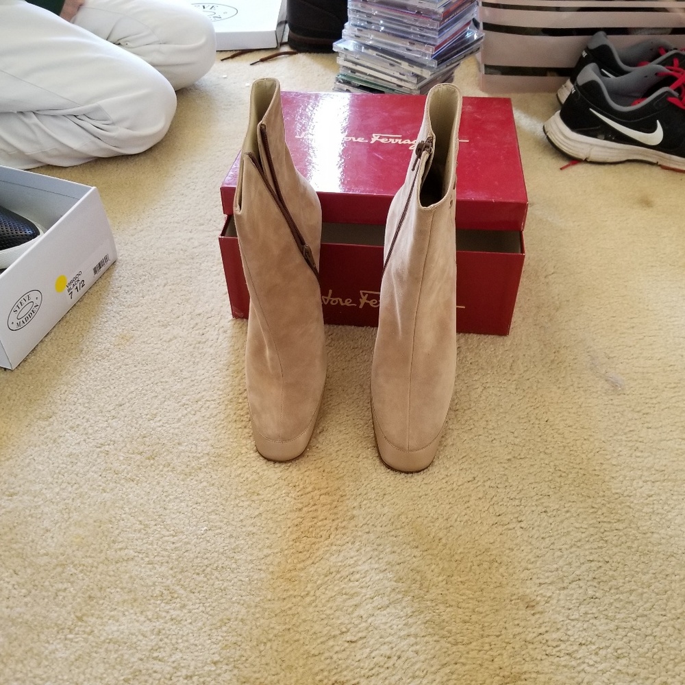 Ferragamo tan swede short boots